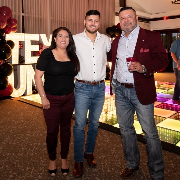 Meet your Posher, Mark - Picture 2 of 2